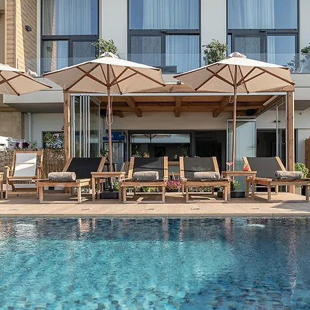 Lägenhetshotell Calla Luxury Seafront 5*