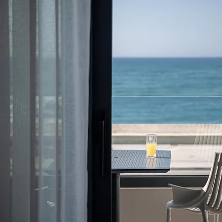 Lägenhetshotell Calla Luxury Seafront