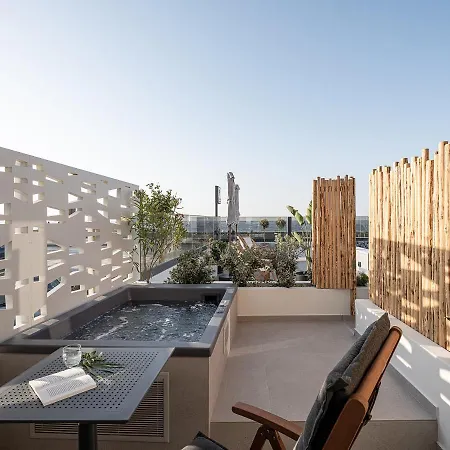 Apartahotel Calla Luxury Seafront
