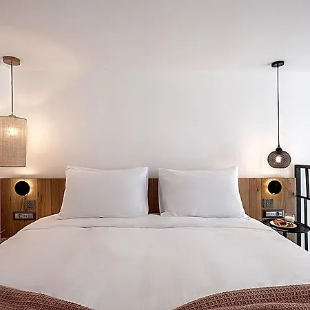 Calla Luxury Seafront Aparthotel 4*