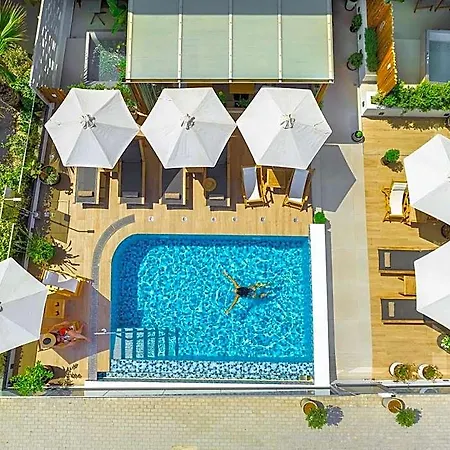 Aparthotel Calla Luxury Seafront