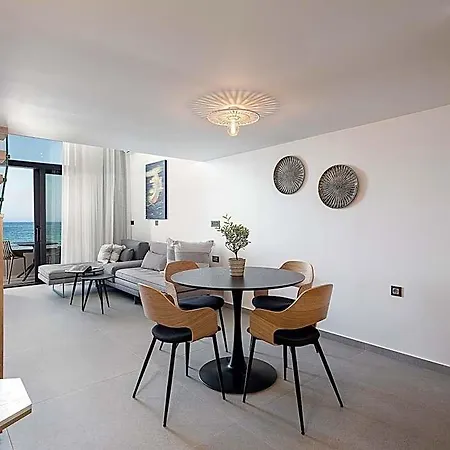 Aparthotel Calla Luxury Seafront 4*