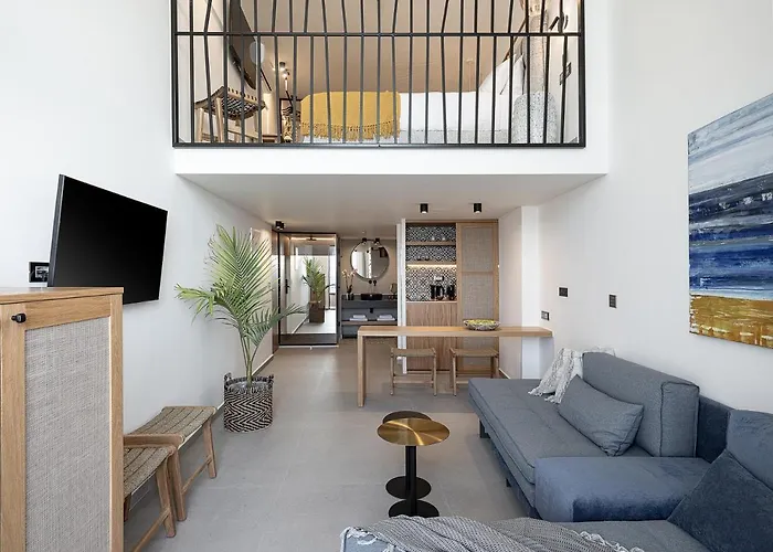 Апарт-готель Calla Luxury Seafront 4*