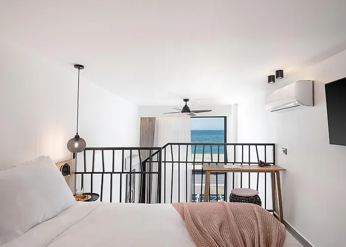 Апарт-готель Calla Luxury Seafront 4*