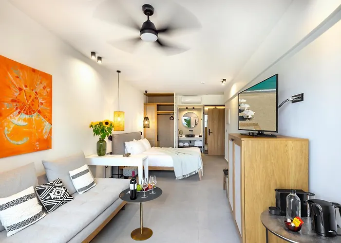 Calla Luxury Seafront Апарт-готель