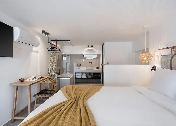 Calla Luxury Seafront Апарт-готель 4*