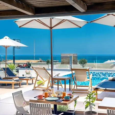 מלון דירות Calla Luxury Seafront 5*