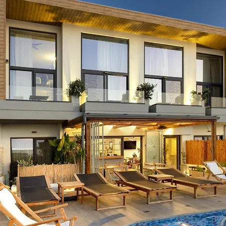 מלון דירות Calla Luxury Seafront