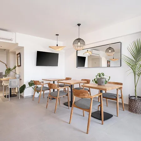 מלון דירות Calla Luxury Seafront