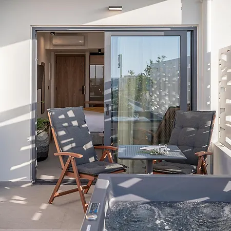 Calla Luxury Seafront העיירה רתימנו