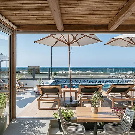 Calla Luxury Seafront 4*