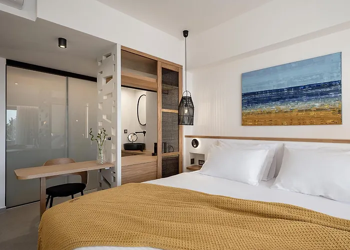 Calla Luxury Seafront Apartahotel 4*