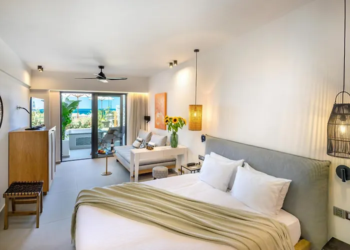 Apartahotel Calla Luxury Seafront Rétino