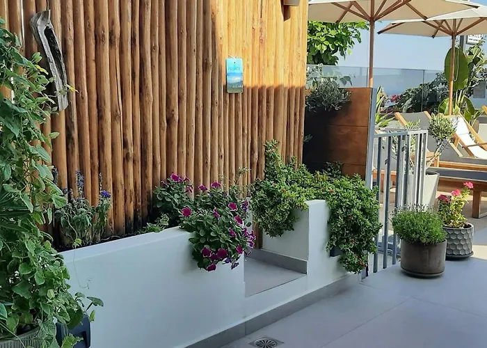 Calla Luxury Seafront Apartahotel Rétino