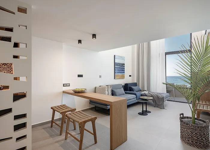 Calla Luxury Seafront 4* Rétino