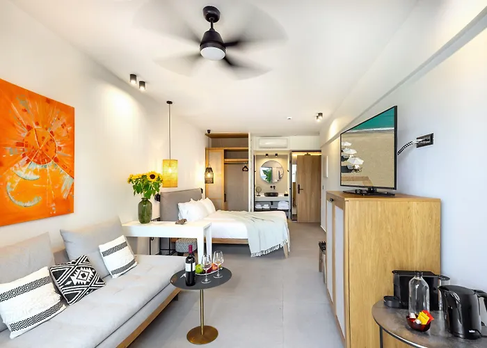 Calla Luxury Seafront Apartahotel